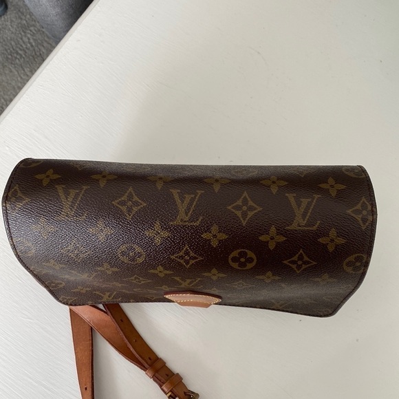 Louis Vuitton Cartouchiere GM Messenger Unisex Crossbody Bag - Picture 4 of 17